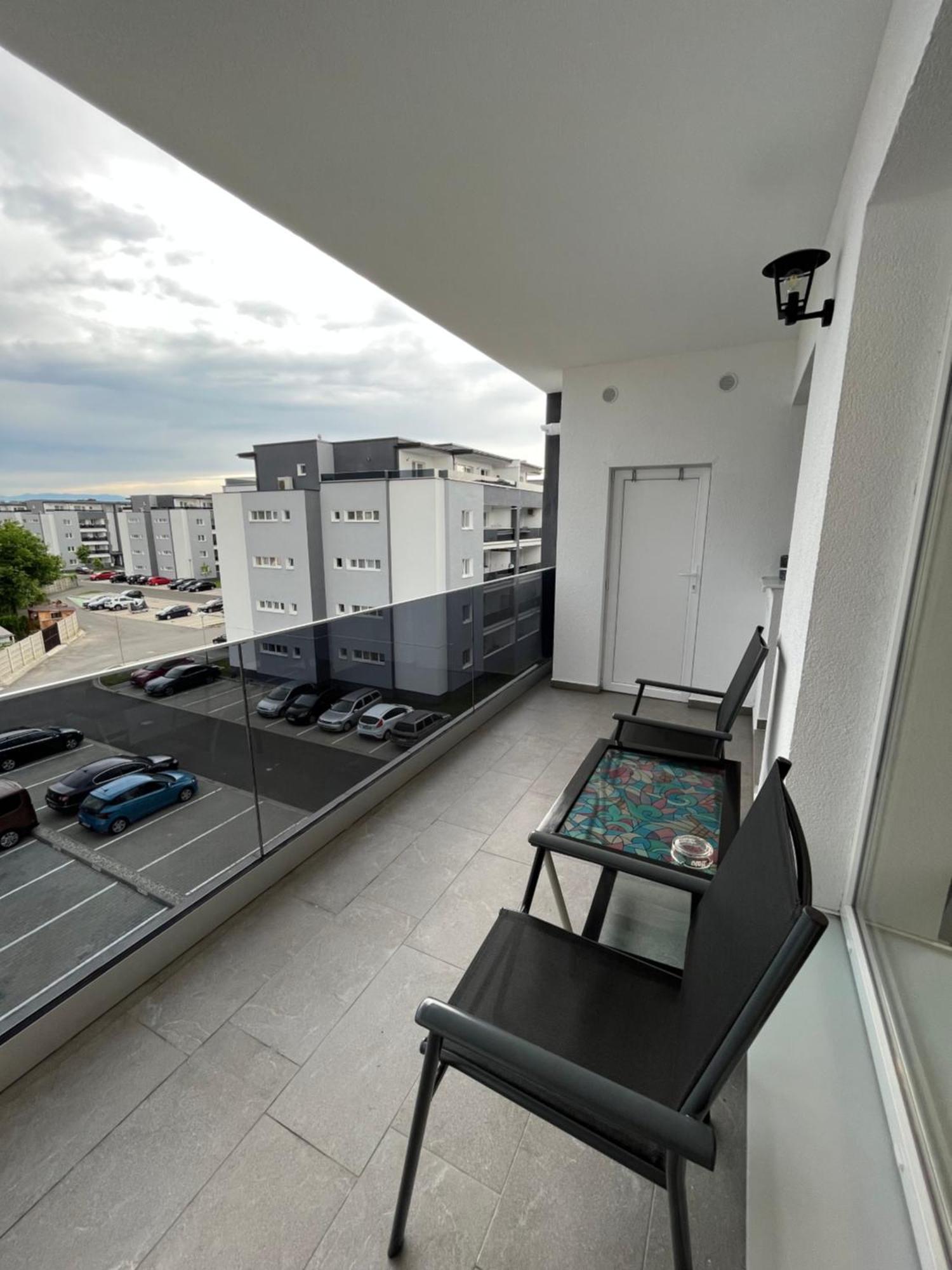 Azzurro Apartment Sibiu Exteriör bild